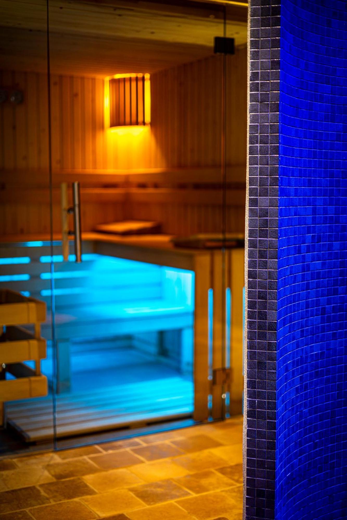 Domaine De Rymska & Spa - Relais & Chateaux Saint-Jean-de-Trézy Kültér fotó