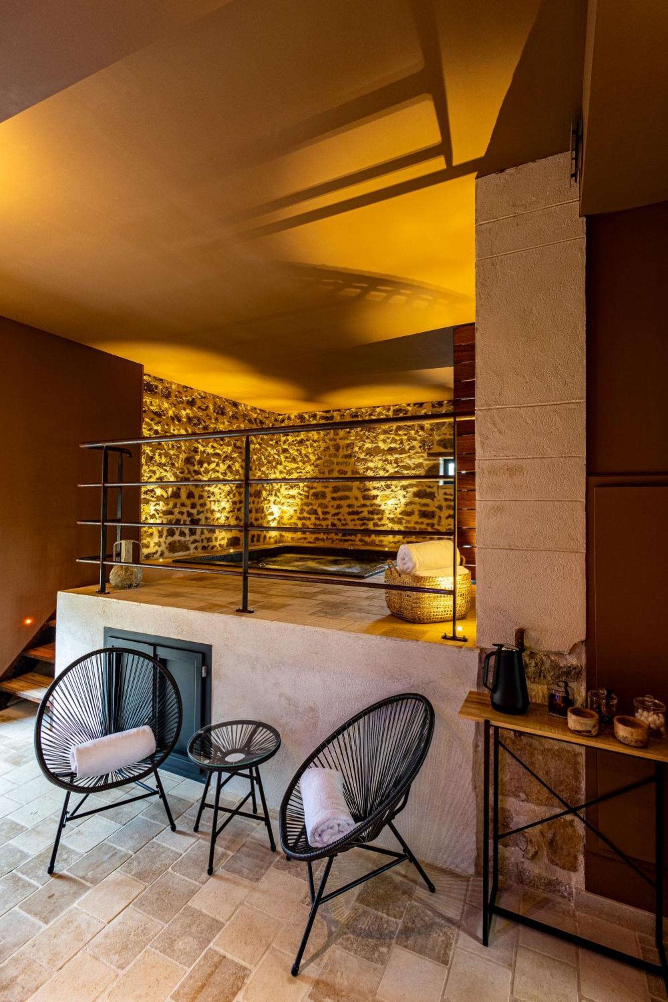 Domaine De Rymska & Spa - Relais & Chateaux Saint-Jean-de-Trézy Kültér fotó